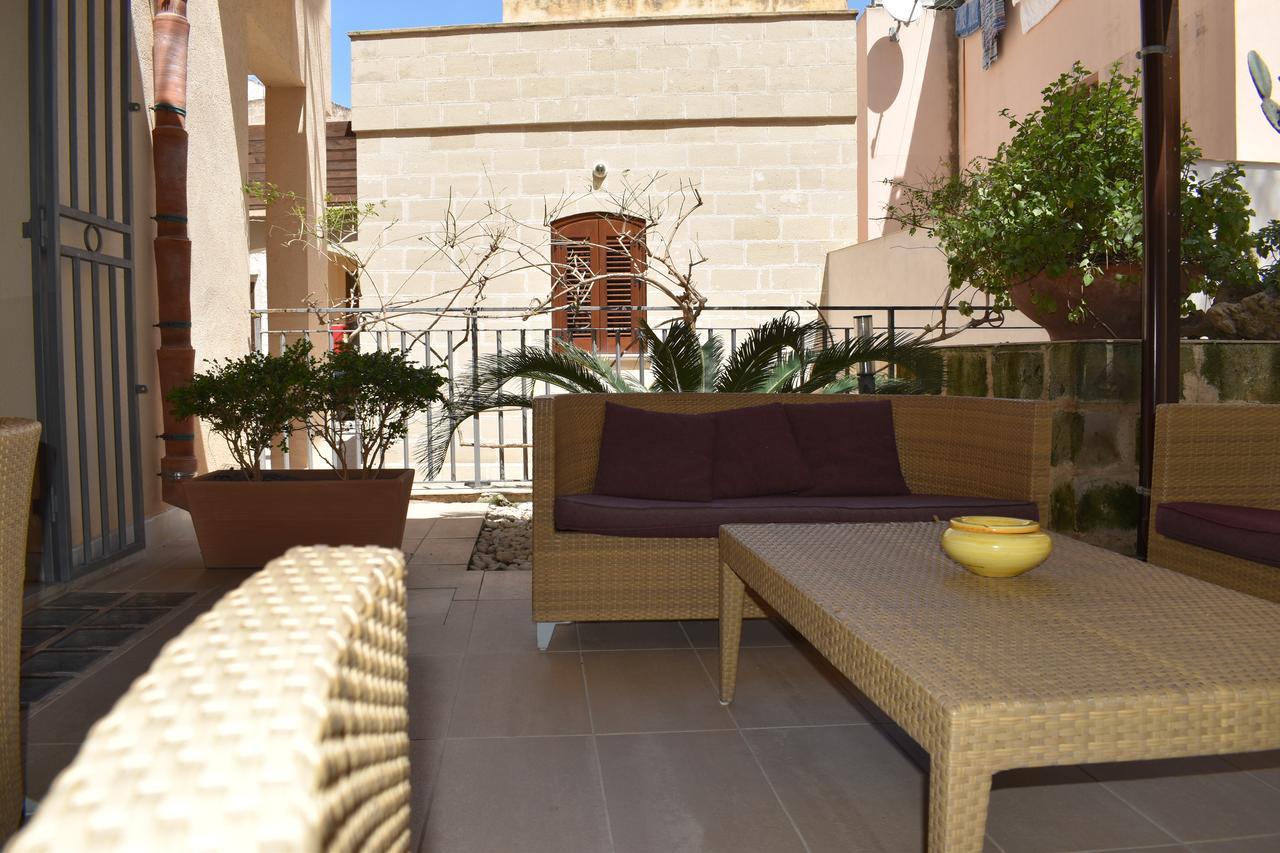 Hotel Il Portico Фавиньяна Экстерьер фото