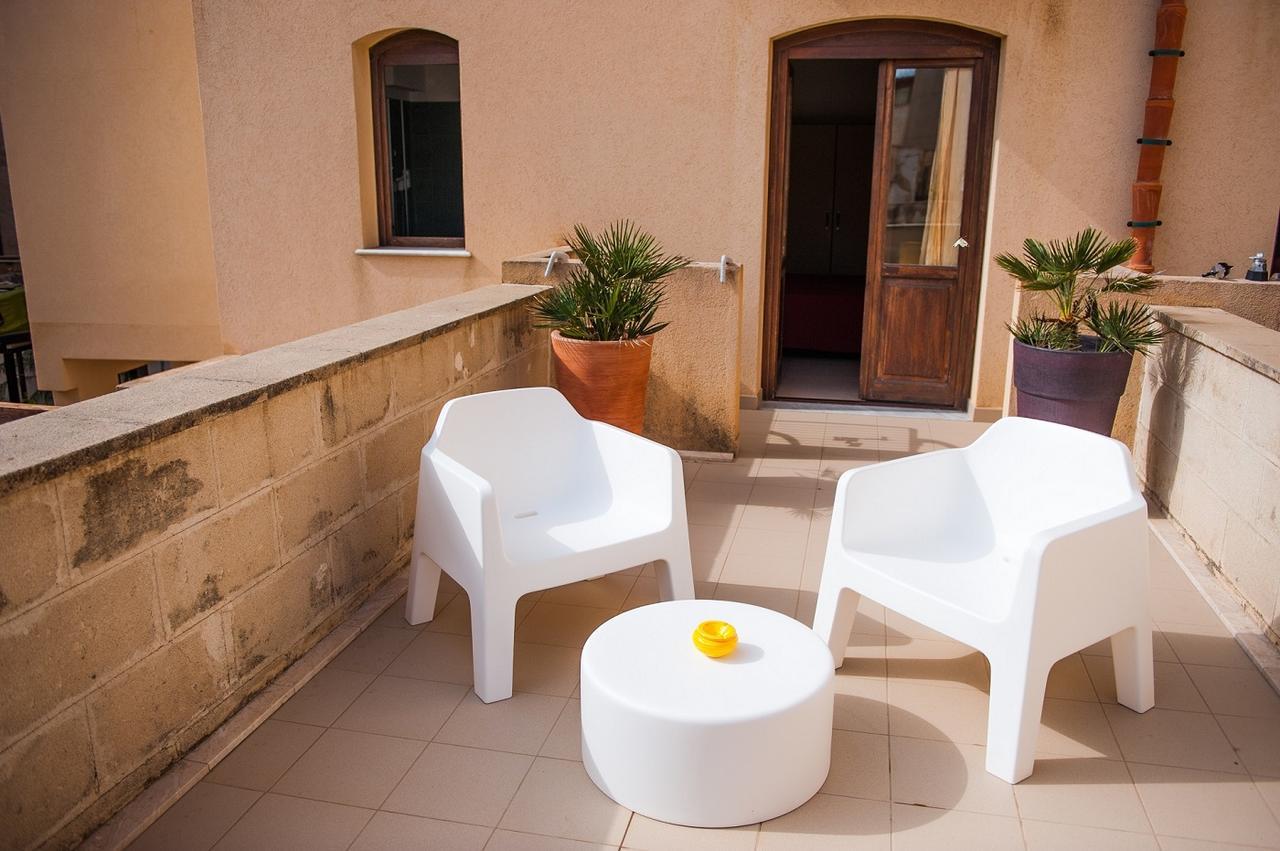 Hotel Il Portico Фавиньяна Экстерьер фото
