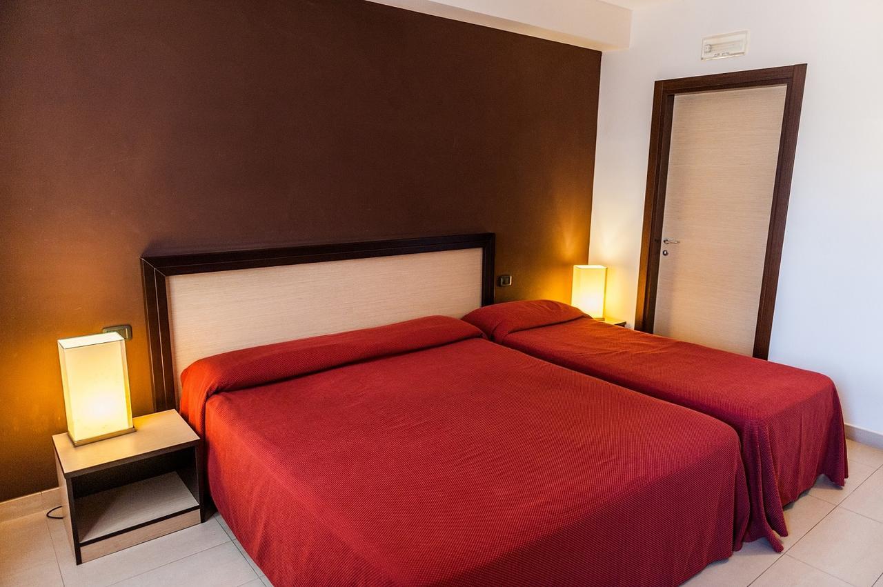 Hotel Il Portico Фавиньяна Экстерьер фото